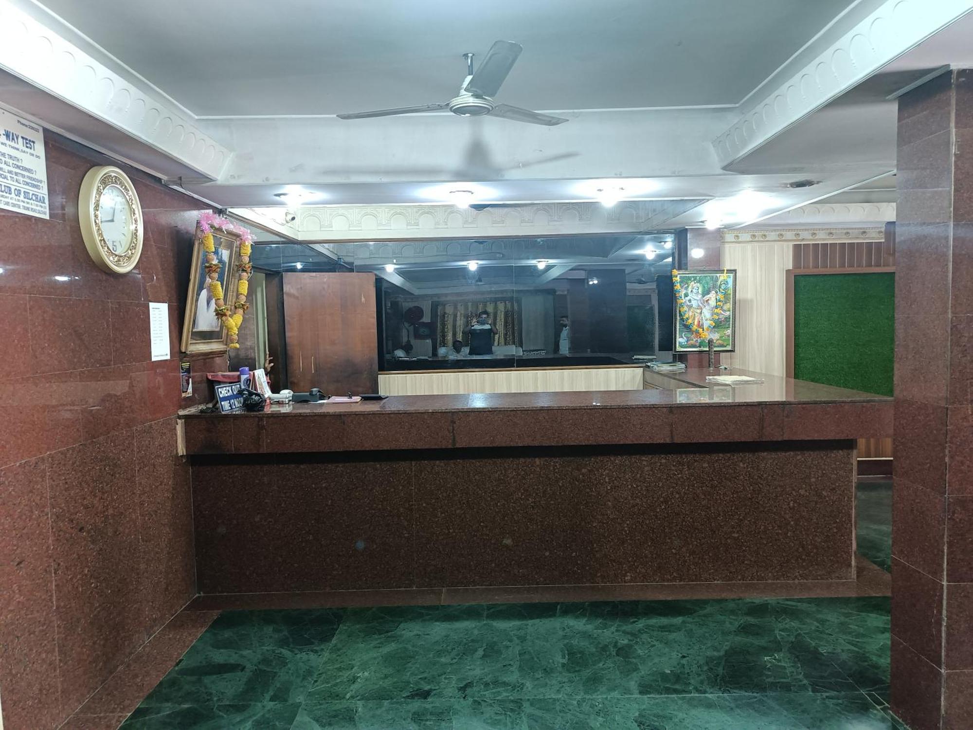 סילצ'אר Hotel Sudakshina By Roh מראה חיצוני תמונה