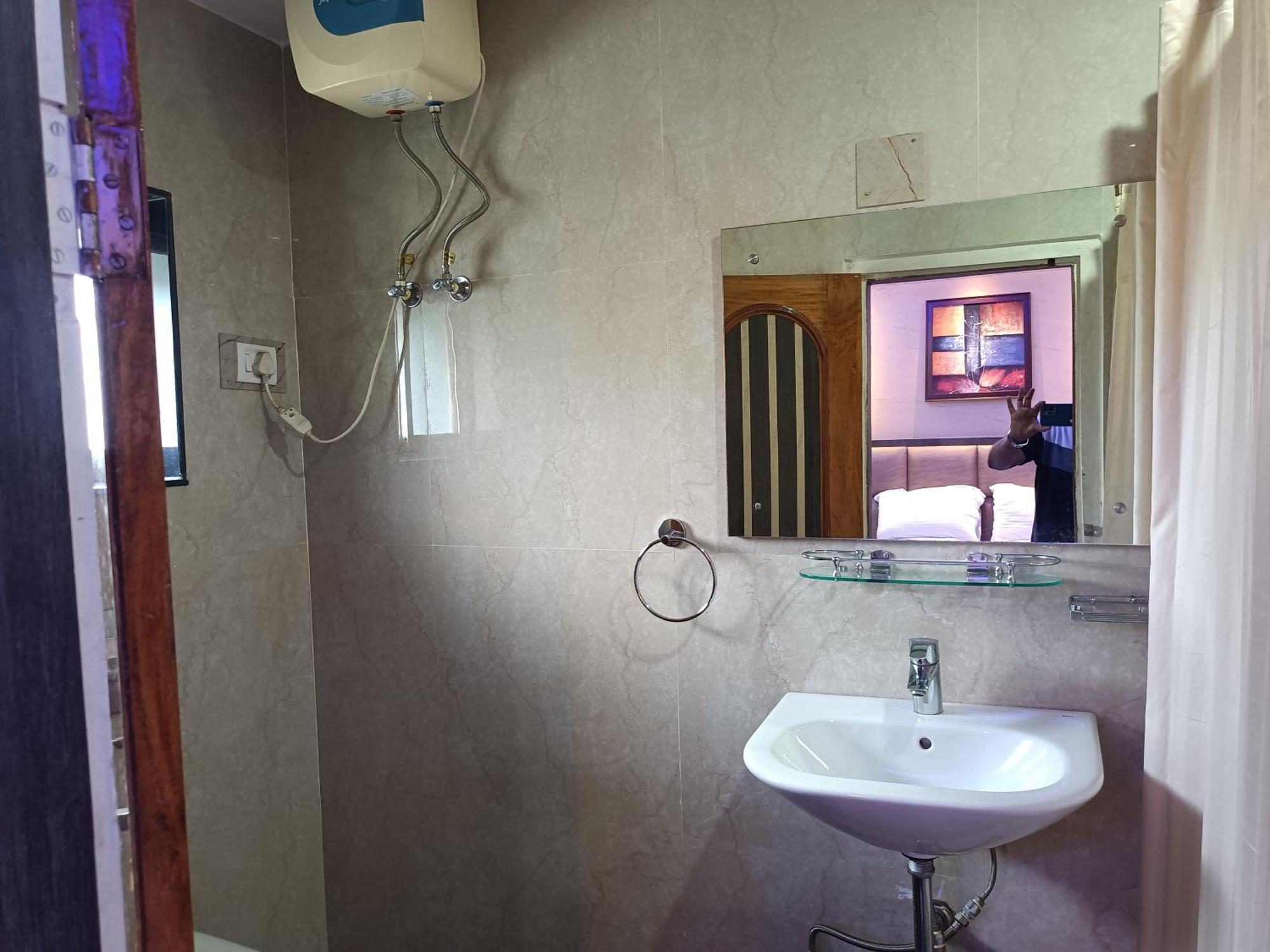 סילצ'אר Hotel Sudakshina By Roh מראה חיצוני תמונה