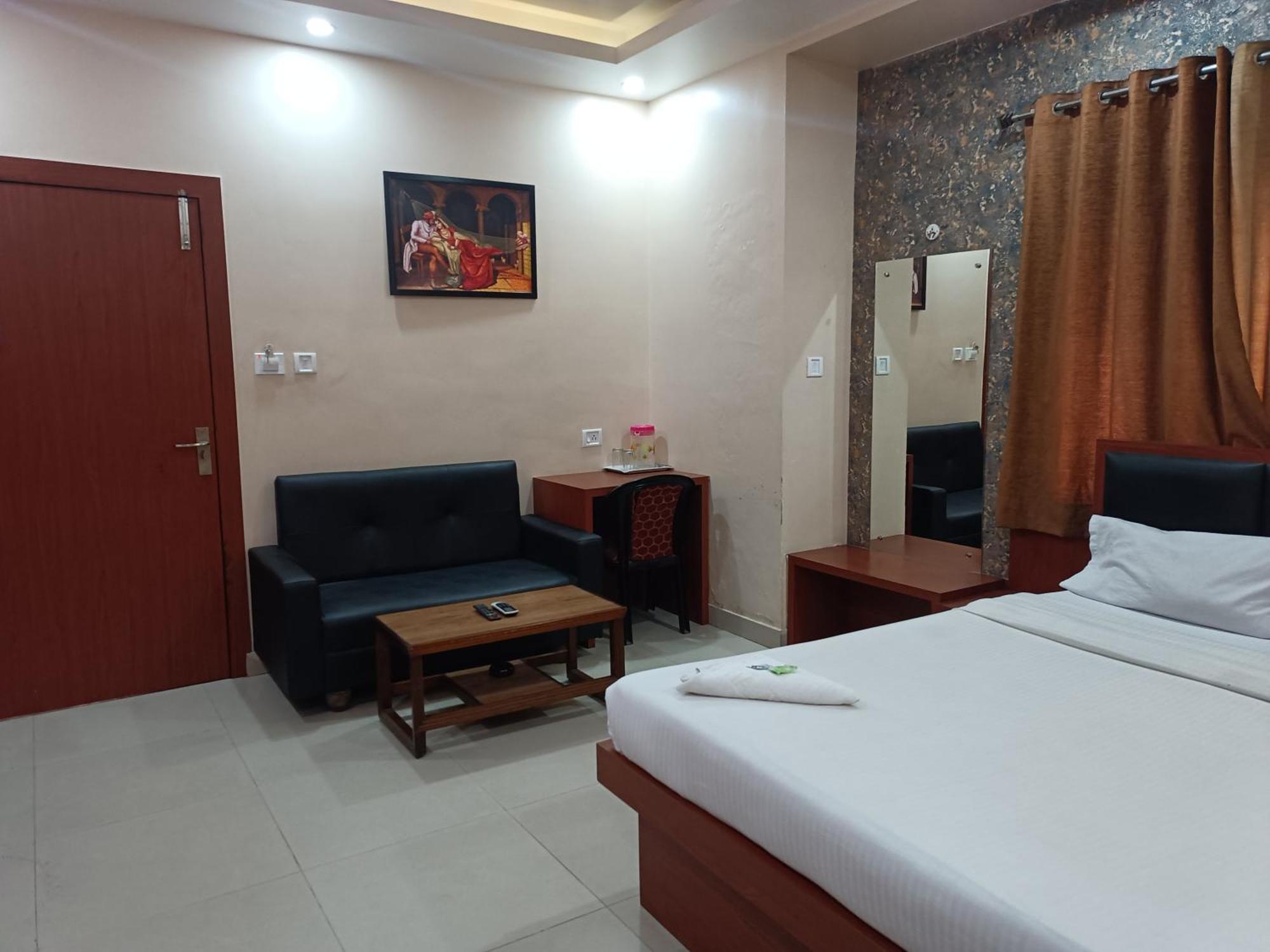 סילצ'אר Hotel Sudakshina By Roh מראה חיצוני תמונה